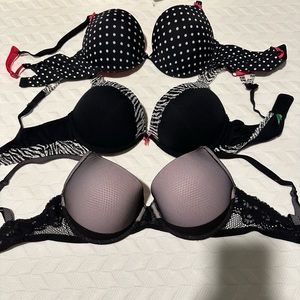 20. 34C. Mint condition bras.